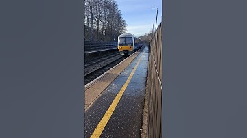 Chiltern Railways class 165 arriving at Sudbury Hill Harrow 165029 17/1/23 #shorts