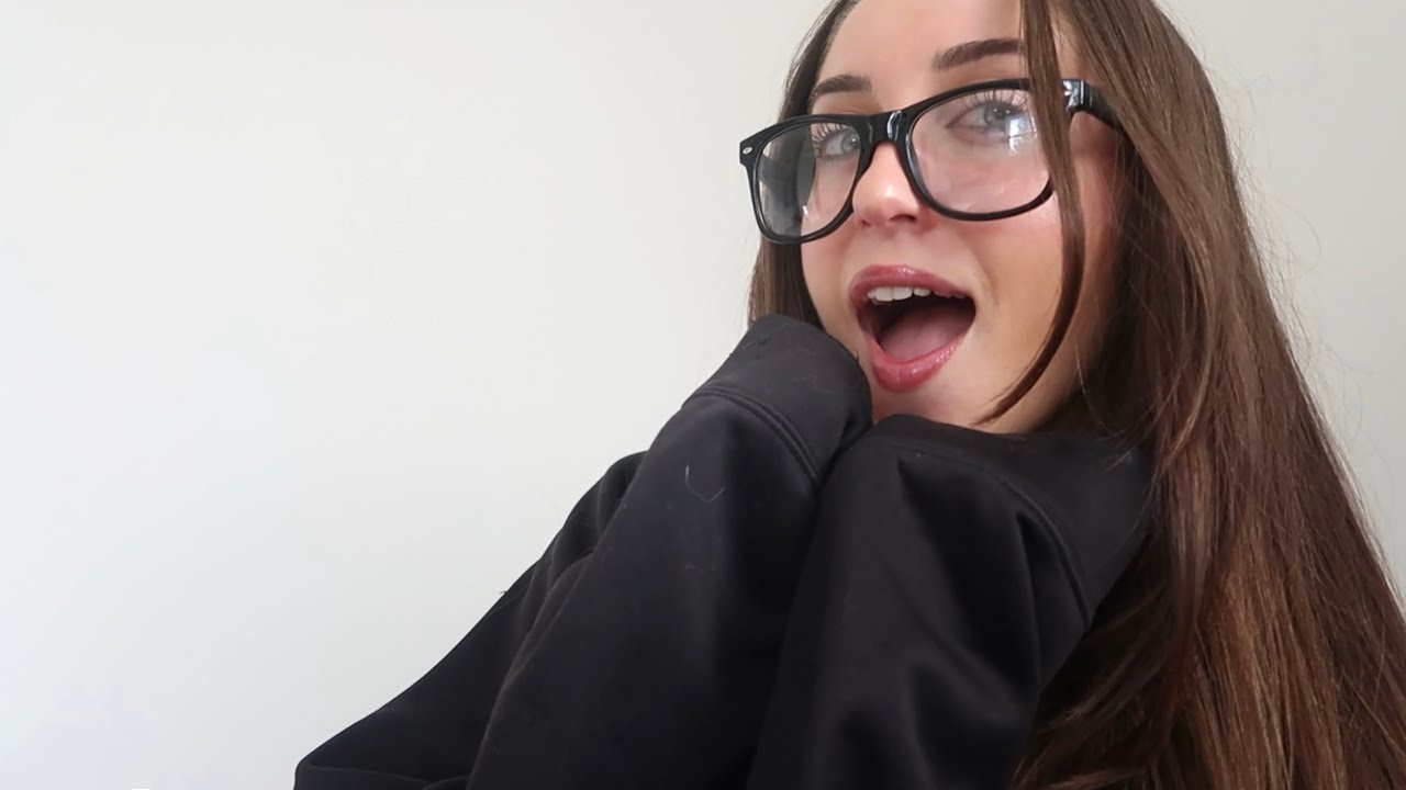 ASMR Crazy School Girl is Obsessed with You-Roleplay