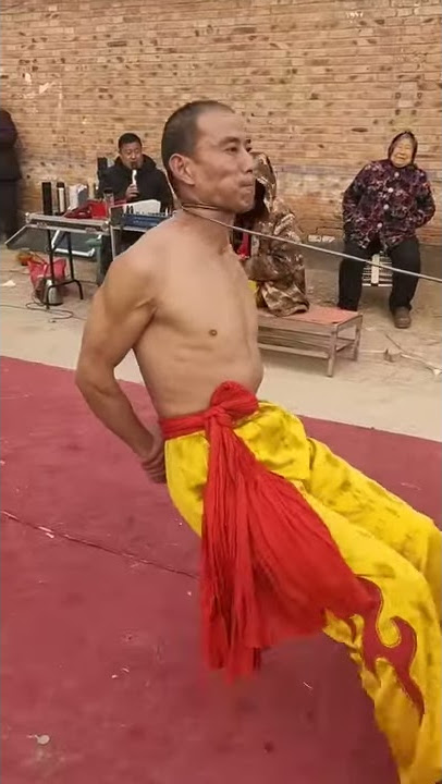 Incredible power of a Shaolin Monk😱