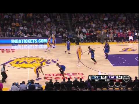 How The Lakers Scored 51 Points On The Knicks in the 3rd Quarter