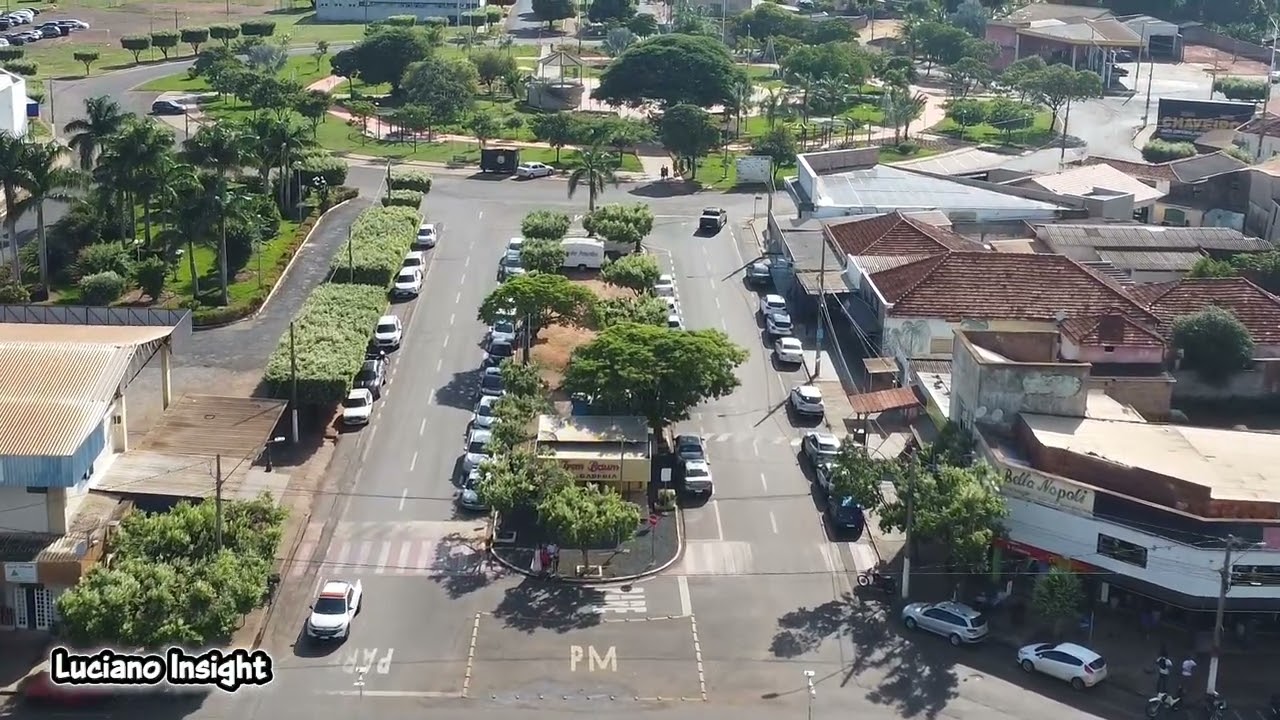  Cidade de Fronteira - Minas Gerais.                                       (Feira Livre - domingo) 