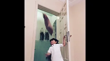 صكر الباب لا اجي افقع وجهك 
