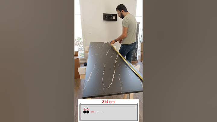 Installation de crédence entre les comptoirs de cuisine et les meubles