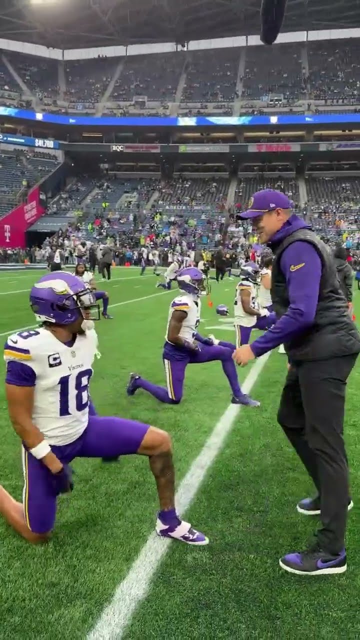 Kevin O'Connell Pregame Handshakes ?