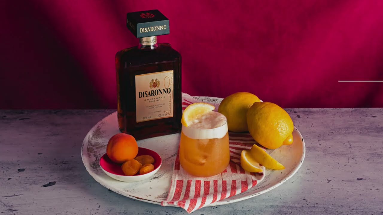 How to make a Disaronno Sour at home | Simply Cocktails
