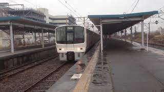 八幡駅で出発を待つ８１１系普通電車　ＪＲ九州　鹿児島本線　２０１６年１月２８日