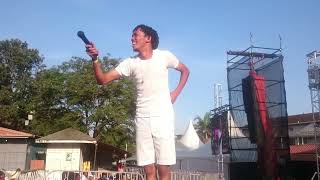 Bliq doing his new banger dubbed my body at the Nsiima Praise Festival,he moves the kampala  crowd