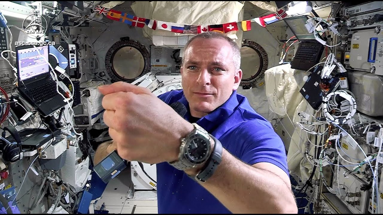 Astronauts watches Questions and answers with David Saint Jacques live from space