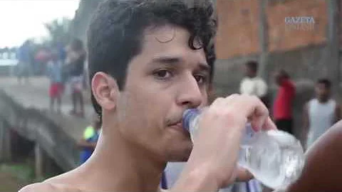 Como é feita uma peneira de futebol?