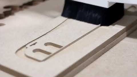 AKM6090 CNC Router with vacuum table engraving wood video from customer