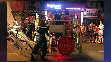 Cứu bảy người mắc kẹt trong vụ cháy ở Hà Nội