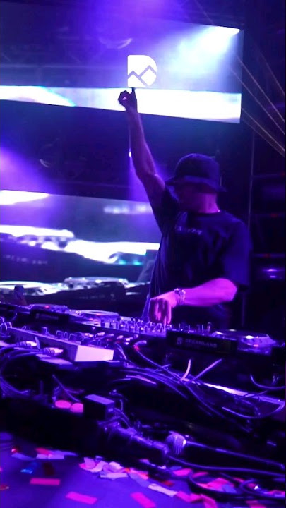 James HYPE playing 'WHOOPTY' at Dreamland Festival 2022