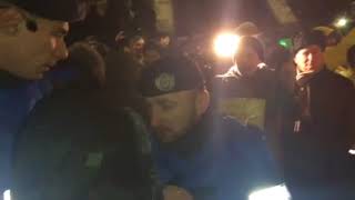 iesirea de la metrou blocata catre universitate