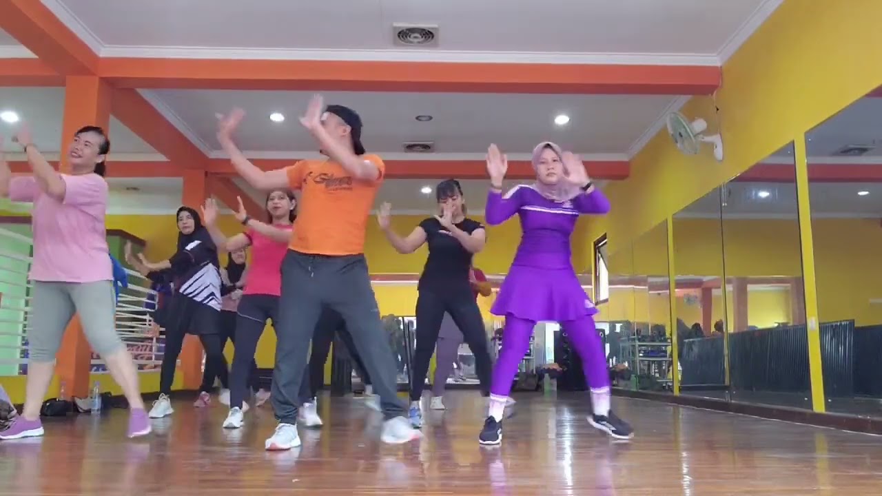 Hiasan Mimpi koreo by Amor RD senam kreasi