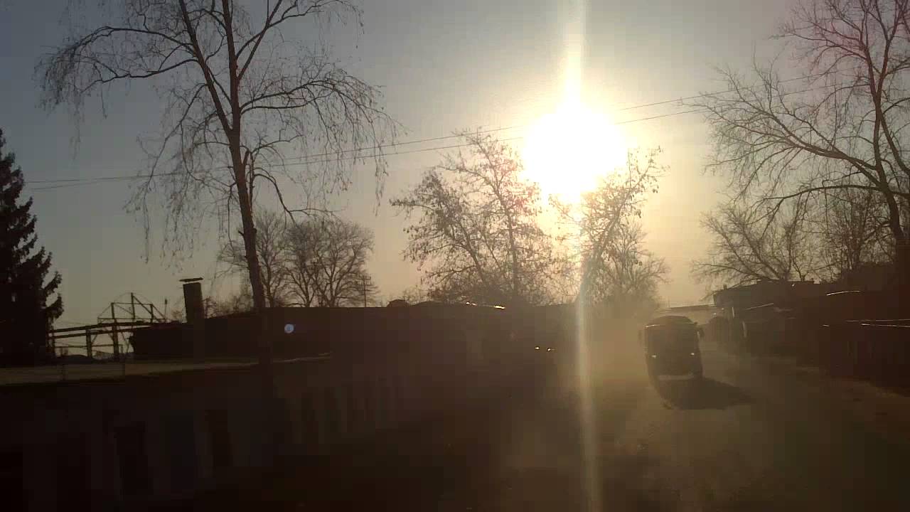 Едет парень на камазе