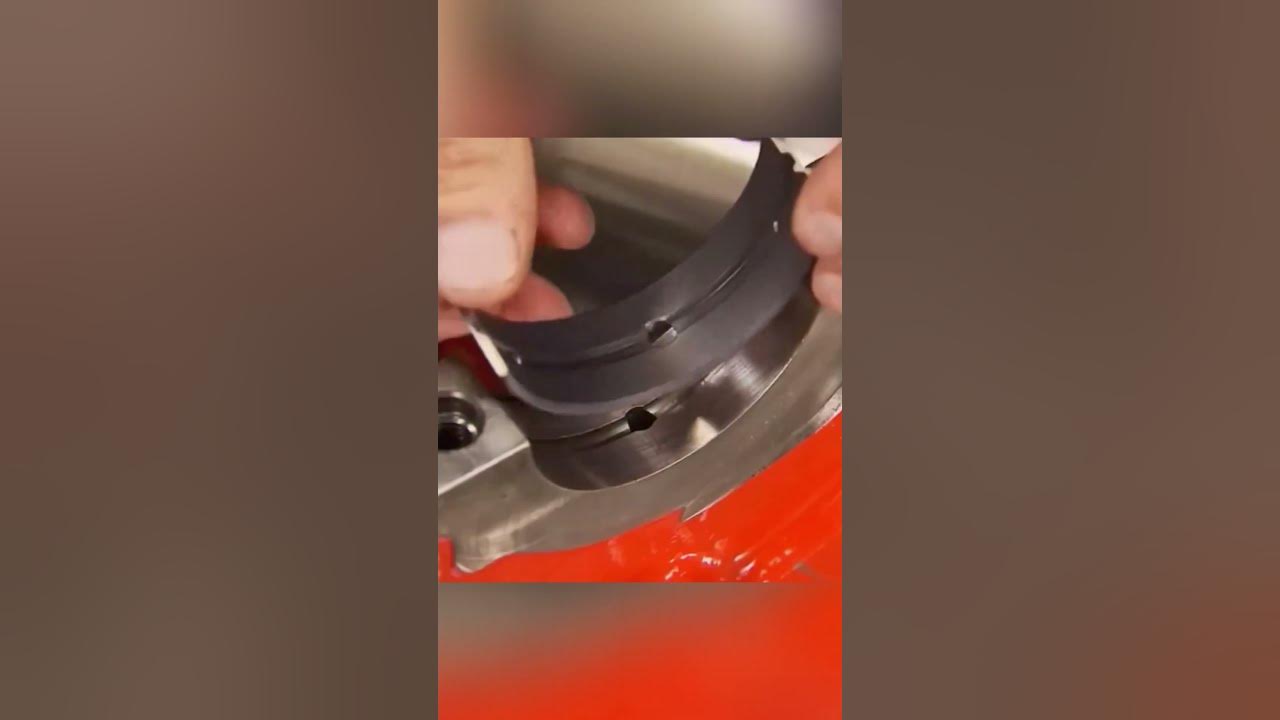 Drilling holes in the bearing shell allows the engine oil to form an oil film faster.