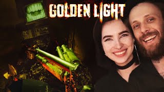 Юлия Реш пуганькается в Golden Light