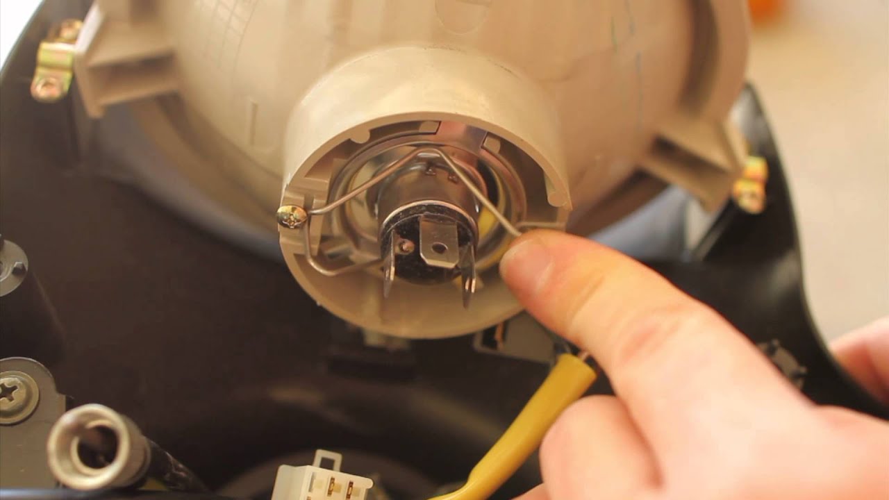 Genuine Buddy - How to replace headlight bulb - YouTube