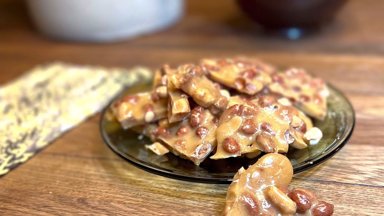 The Easiest PEANUT BRITTLE! Microwave Recipe - YouTube