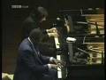 Capture de la vidéo Oscar Peterson Interview With Andre Previn Final Part