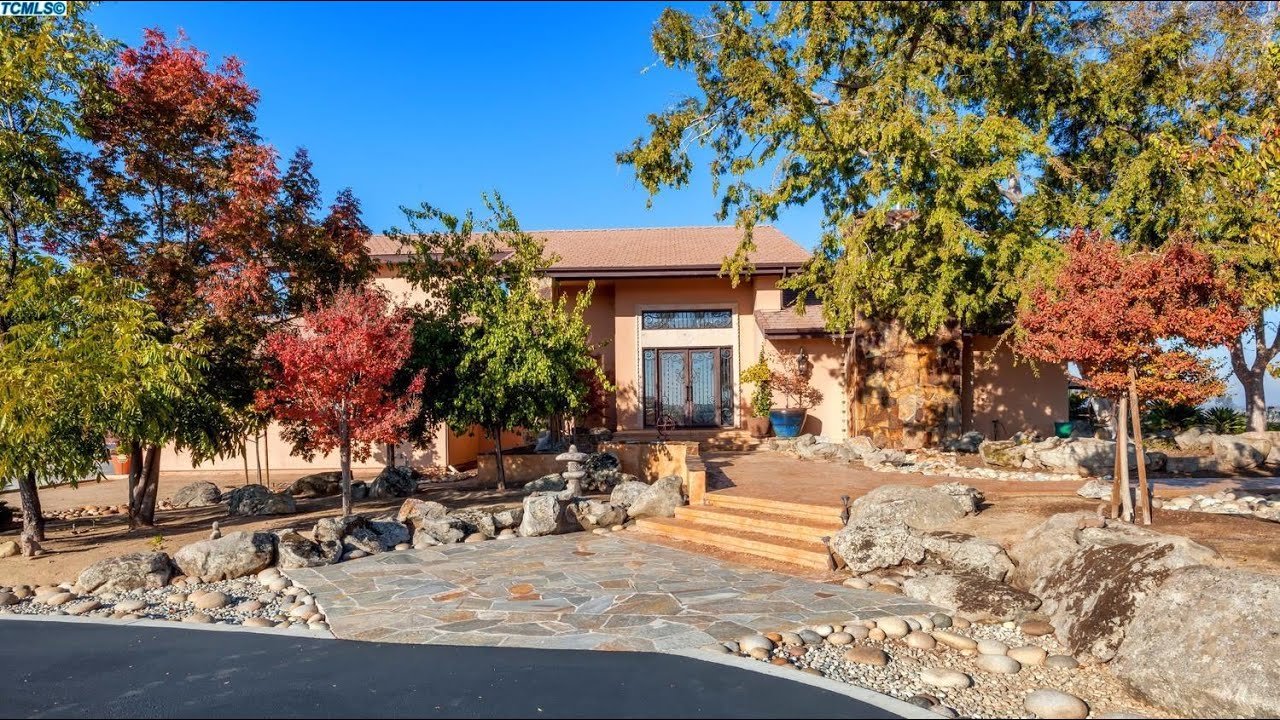 3571 N Riverbend Ave, Sanger, CA 93657