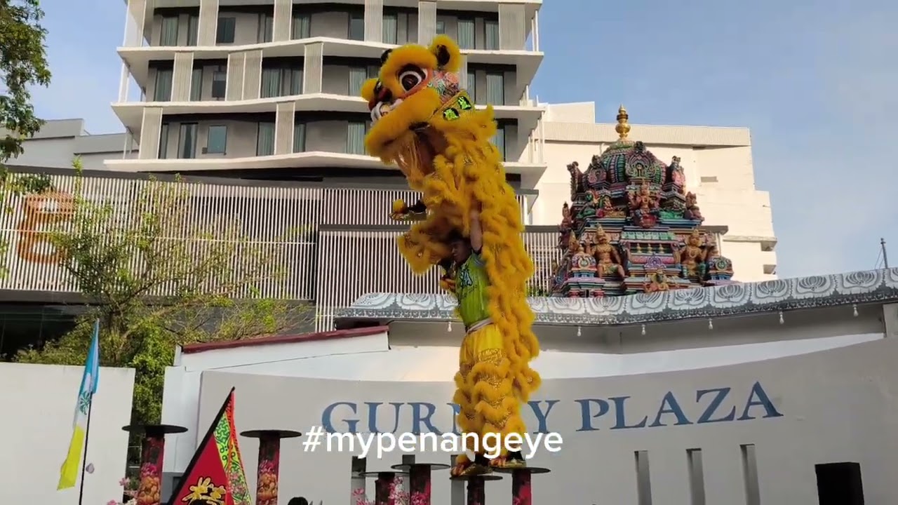 Gurney Plaza High Pole Lion Dance CNY 2026 🐎 | I Sat Too Close & Got “Attacked”!