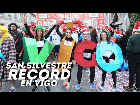 Miles de personas brindan una San Silvestre de Vigo 2019 de récord