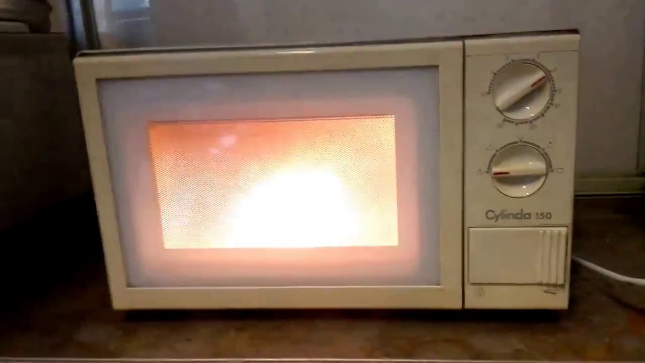 Pyhaselan lukion mikroaaltouuni