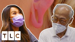 Dr Lee Gets A Christmas Visit From Her Father, Also Called Dr Lee! | Dr Pimple Popper