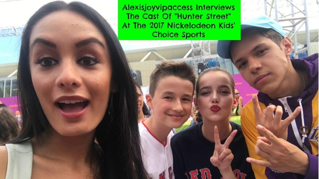 Brullen Ounce harpoen Hunter Street Cast Interview With Alexisjoyvipaccess - 2017 Nickelodeon  Kids Choice Sports - YouTube