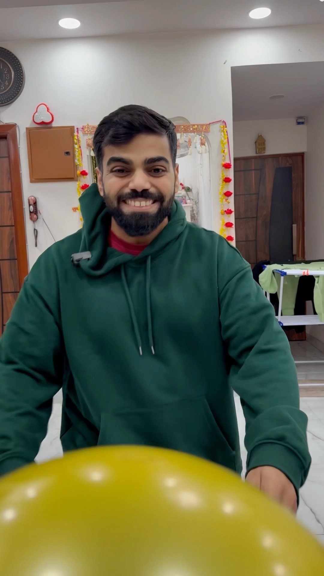 Aap gaurav ki baat manogaye ya uski mummy or wife ki #shorts #youtubeshorts #gauravaroravlogs