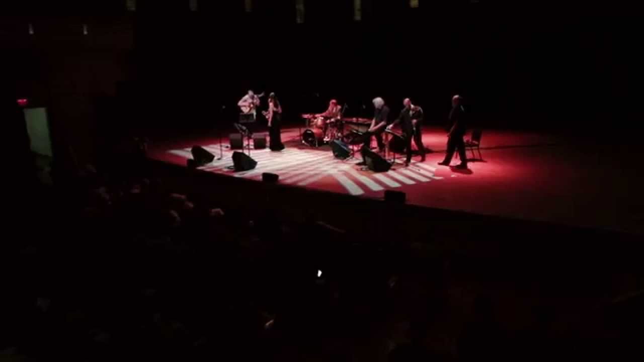 Veronneau - Wave - Live at Strathmore Music Center bekijken op YouTube Veronneau - Wave - Live at Strathmore Music Center bekijken op YouTube