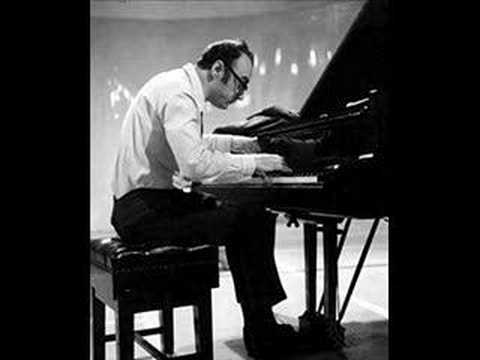 Alfred Brendel plays Beethovens Moonlight sonata (...