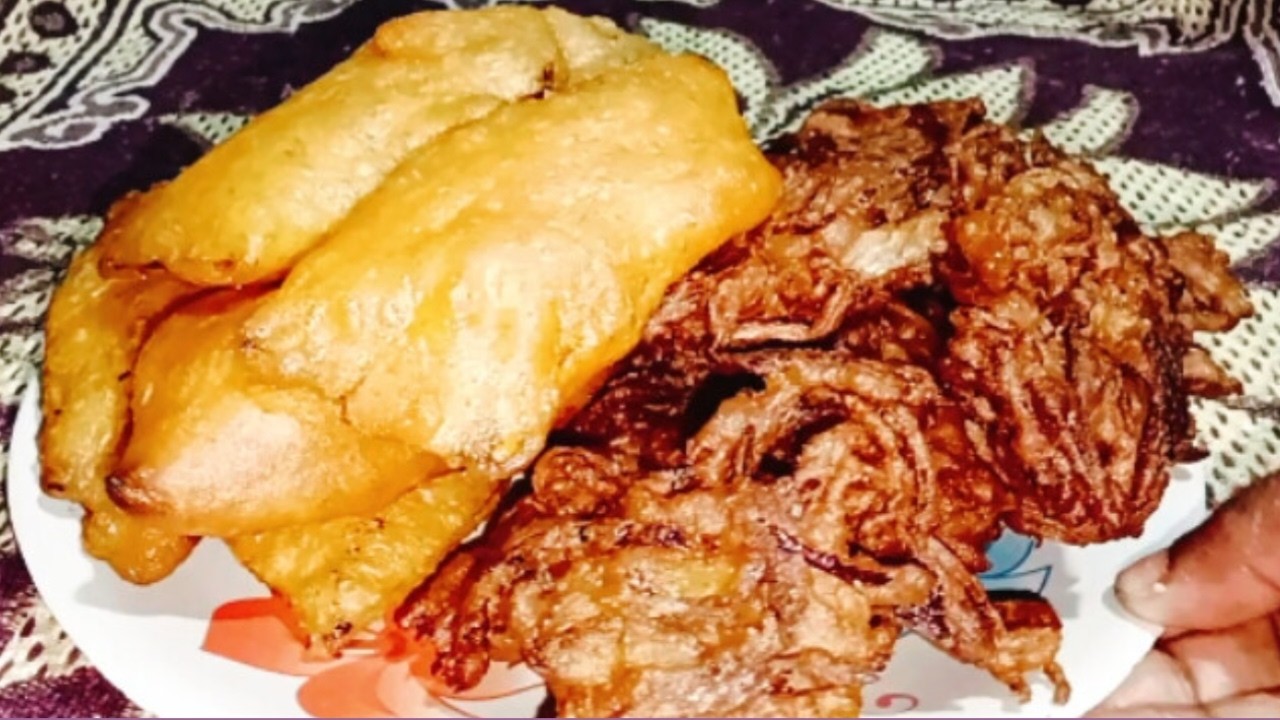 কুমড়া চপ আর পিঁয়াজির রেসিপি komro chop r piyaji vaja recipe.