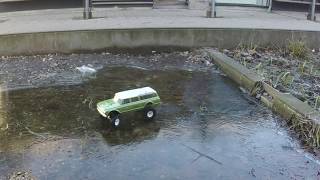 Rc vaterra 1972 Chevy Suburban Ascender off duty (c: