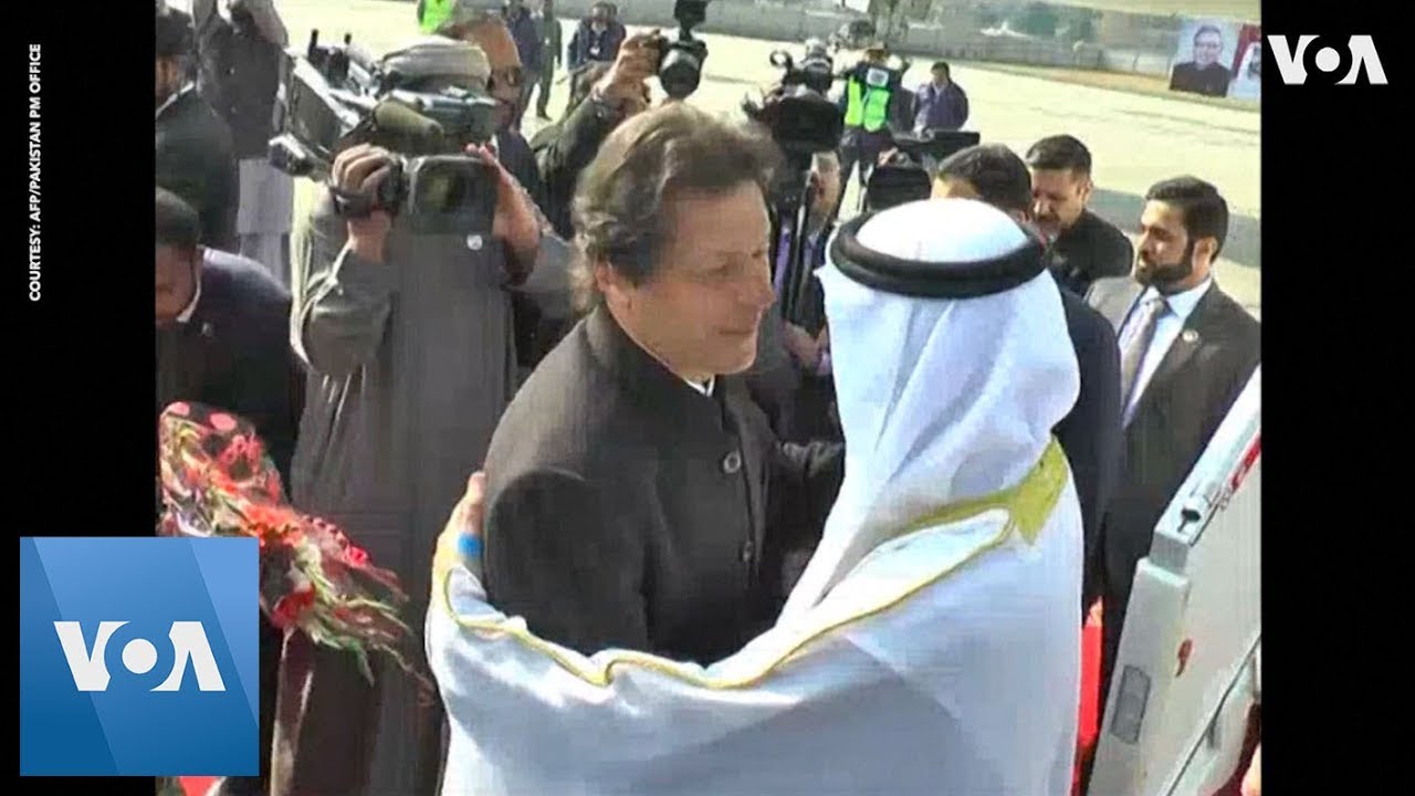 Pakistan PM Imran Khan Drives Abu Dhabi Crown Prince to PM House