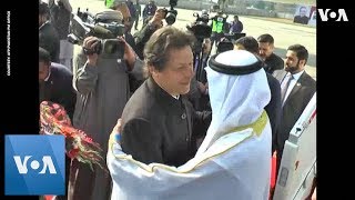 Pakistan Pm Imran Khan Drives Abu Dhabi Crown Prince To Pm House