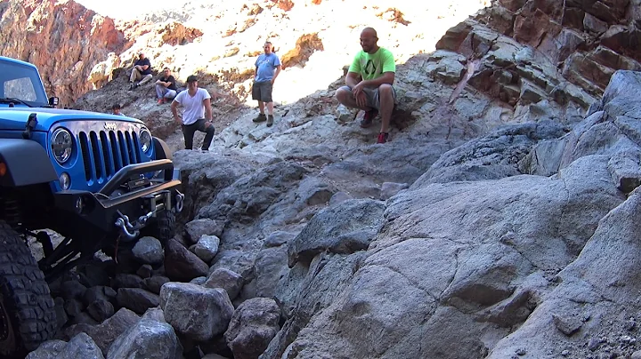 Calico - Odessa Canyon Waterfall - Blue Jeep tries...