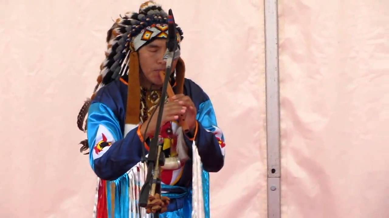 Перуанские индейцы 4. Ансамбль перуанских индейцев. Индейцы поют в Москве. Перуанские индейцы концерты.