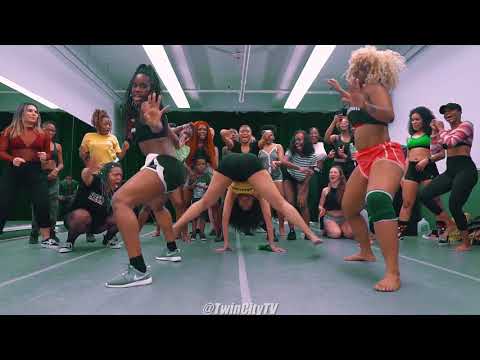 Whining vixen - Charly Black ( Dance Video)