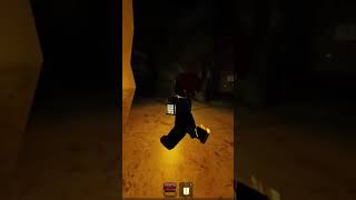 Kiki screams in excitement! #robloxhorror #robloxthemimic #friendgroup #funny