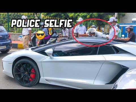 sandalwood-actor-darshan's-lamborghini-aventador-*police-clicks-a-selfie*