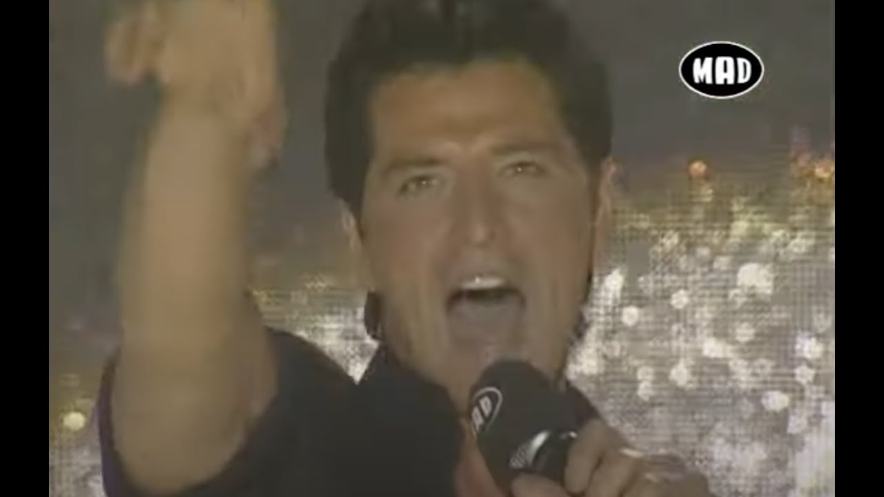 Σάκης Ρουβάς - Πιο Δυνατά | Mad Video Music Awards 2009