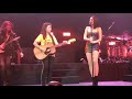 Jessie j singing thunder live in brazil with a fan