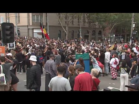 Thousands attend Invasion Day rally in Melbourne’s CBD