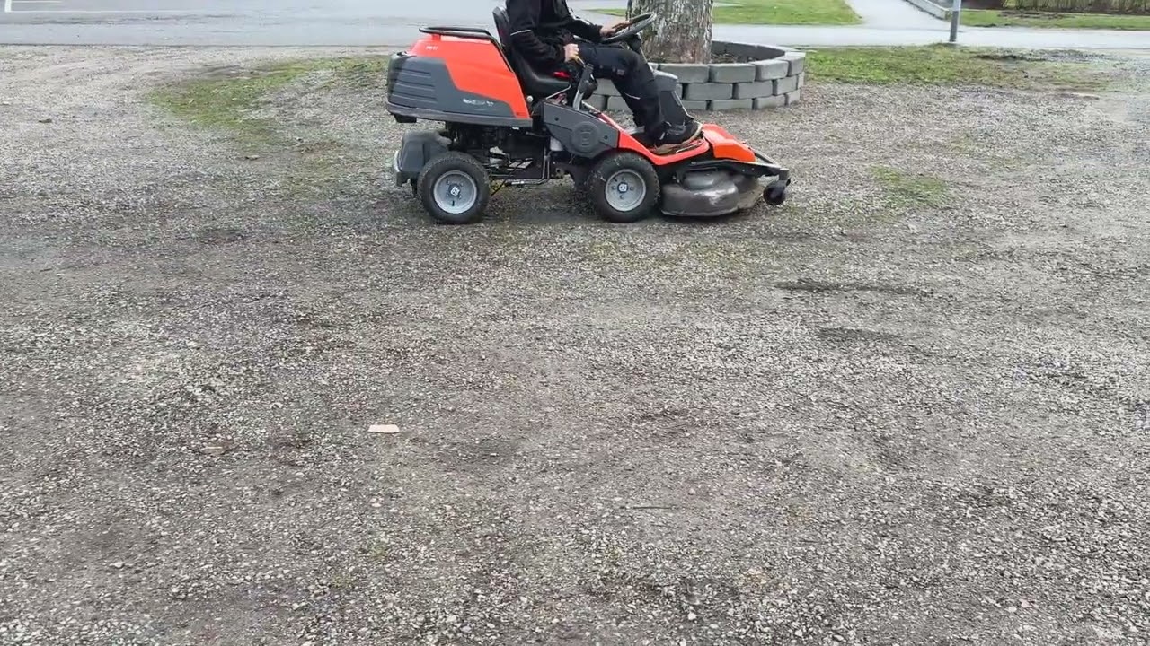 Åkgräsklippare Husqvarna PR17 AWD