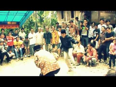 Pencak Silat Dalam Acara Jalang - Manjalang  Datuok Rajo Lelo Didurian Tinggi, Kapur IX, 2011.
