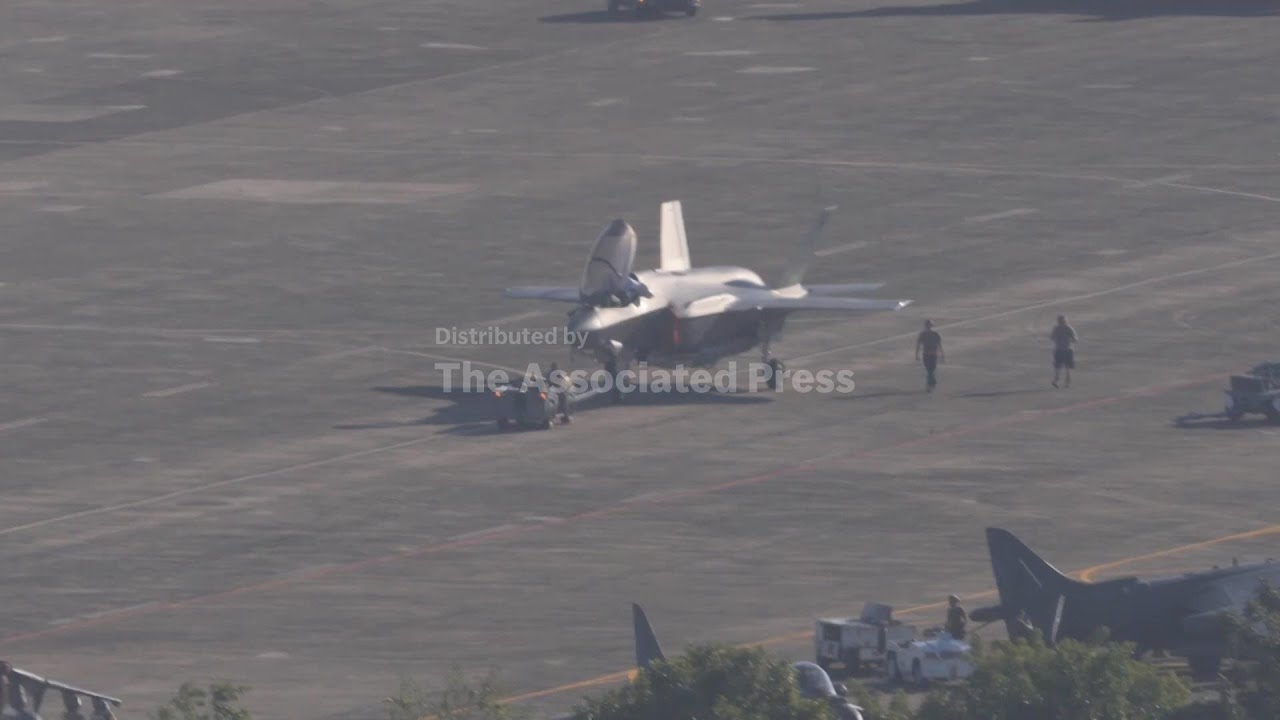 US military aircraft seen taking off from Puerto Rico as conflict with Venezuela escalates