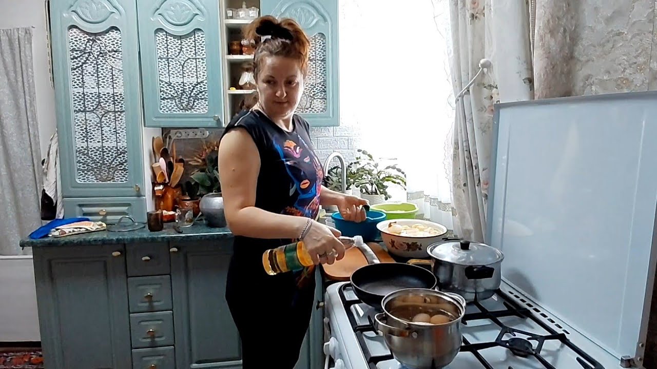 У нас сьогодні пекельна кухня/З мамою шуршим на кухні