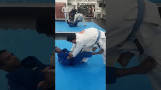 JIU JITSU Raspada na Guarda De La Riva ..Guarda pudim...Rodrigo Santos RSMIDAS...